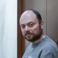 Vladimir Kara-Murza (foto a mezzo busto)