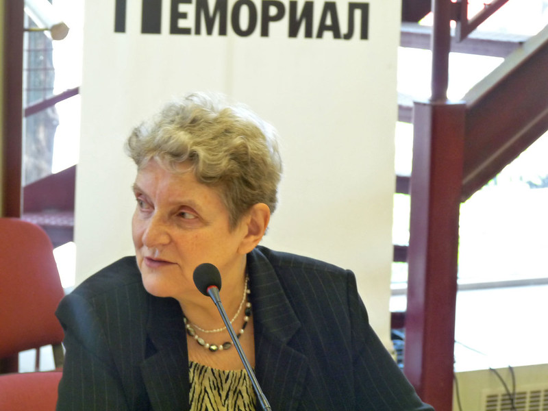 Svetlana Gannuškina di profilo